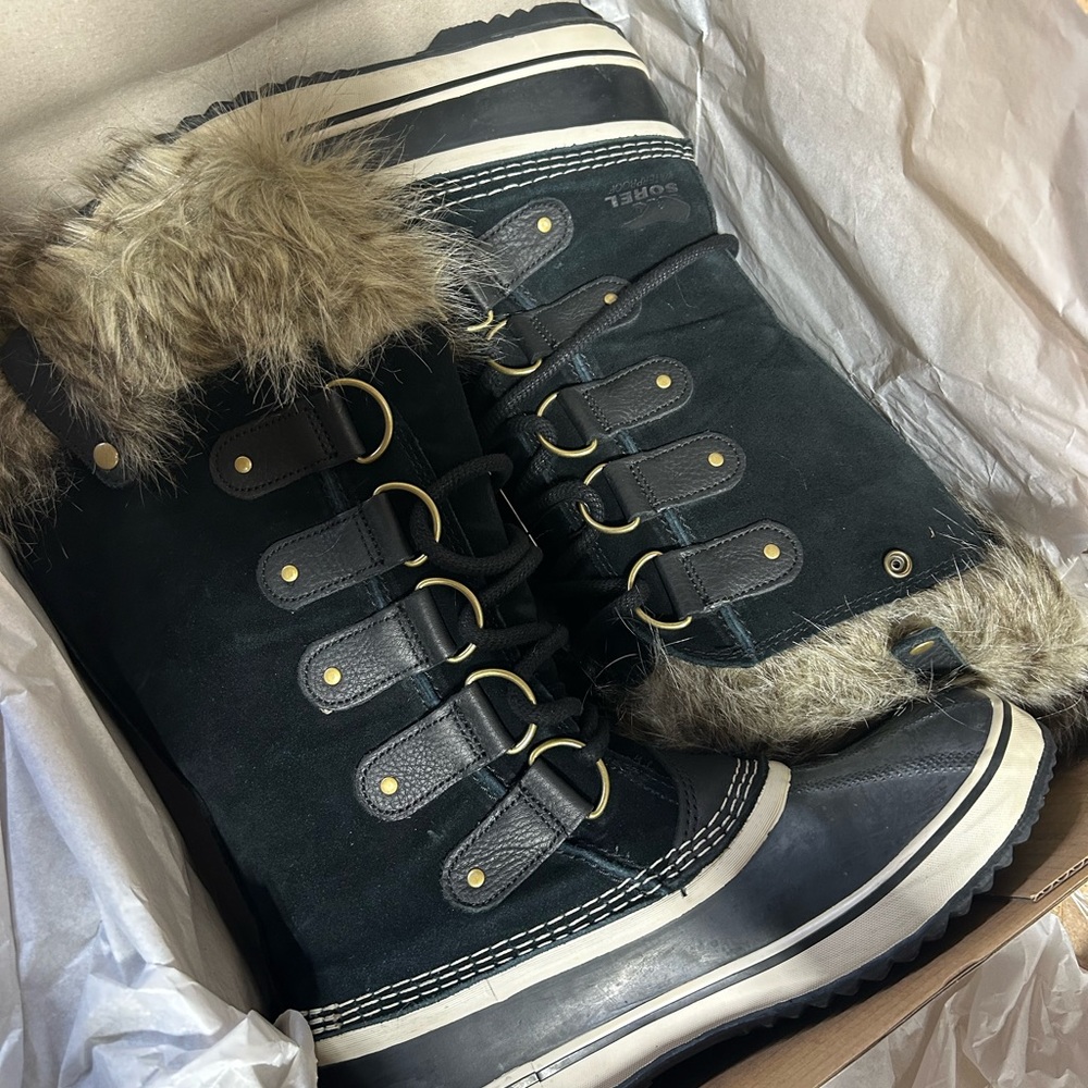 Sorel snow boots size 10
